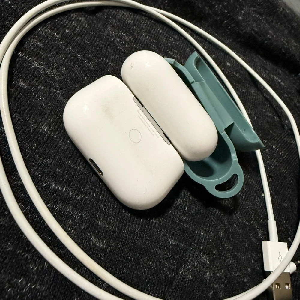 Apple White Wireless Charger with Green Case